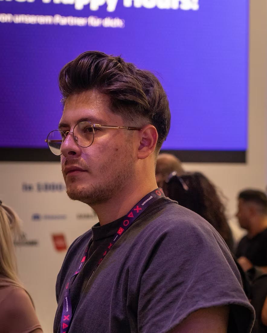 Lukas Minkov — Co-Founder & CEO, MediaLabs